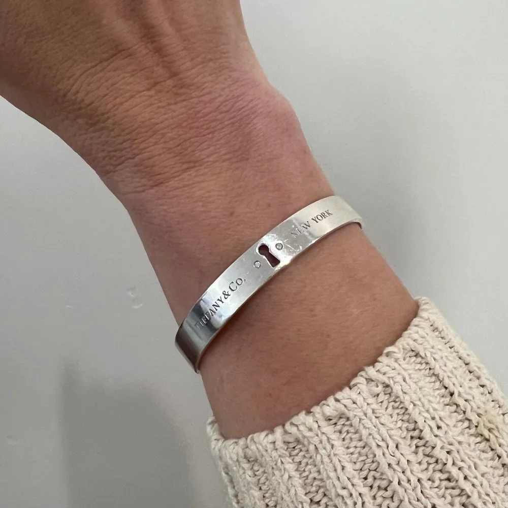 Tiffany & Co. Diamond Keyhole Bangle Bracelet Silver - Picture 2 of 7